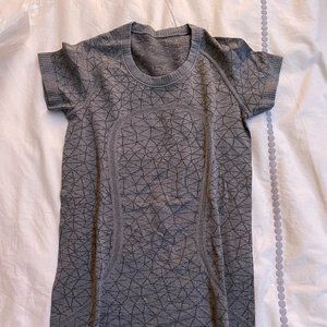 Gray Lululemon Swiftly Tech Short Sleeve Size 4